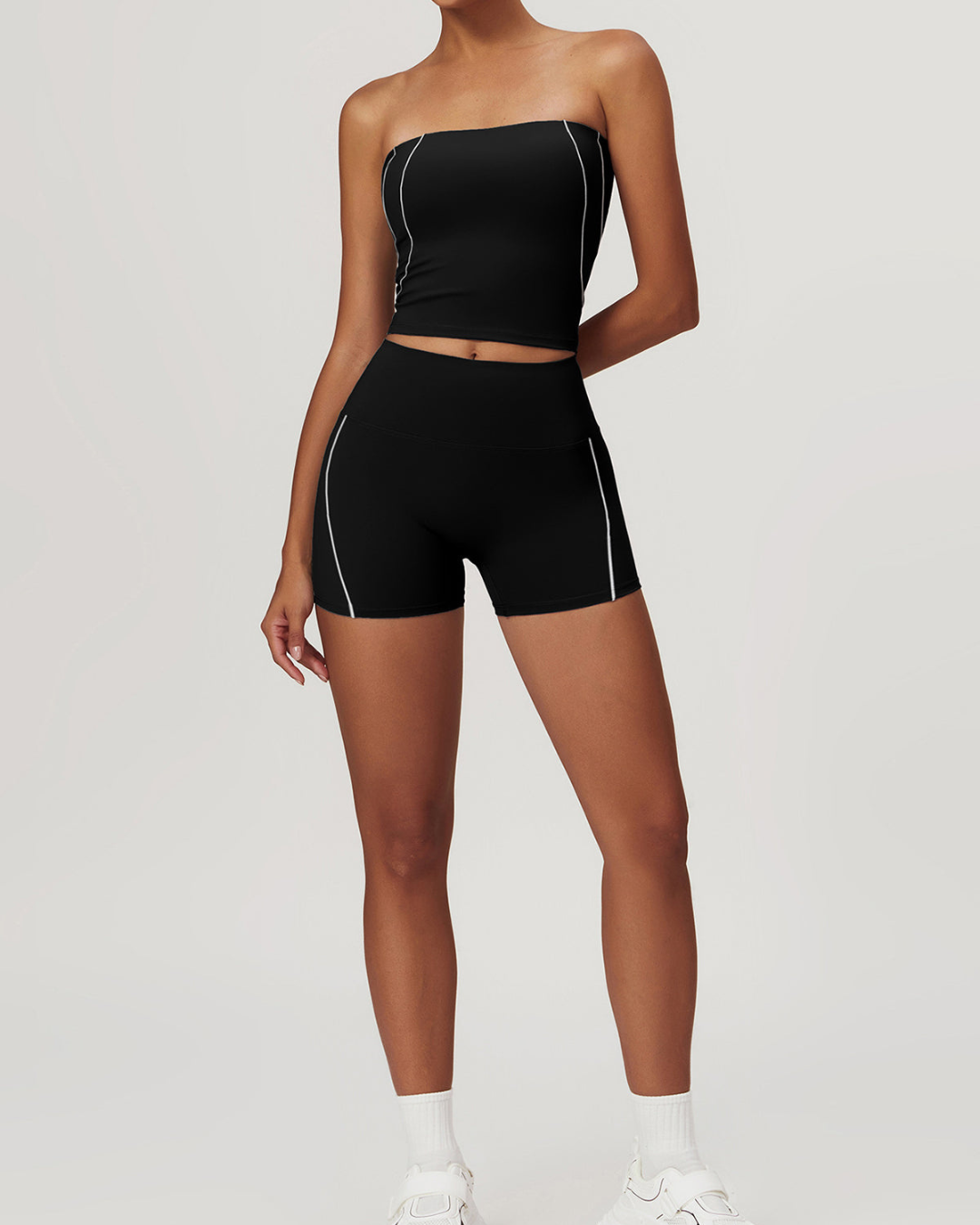 ARIELLE SHORTS - STRETCHABLE ACTIVE SHORTS