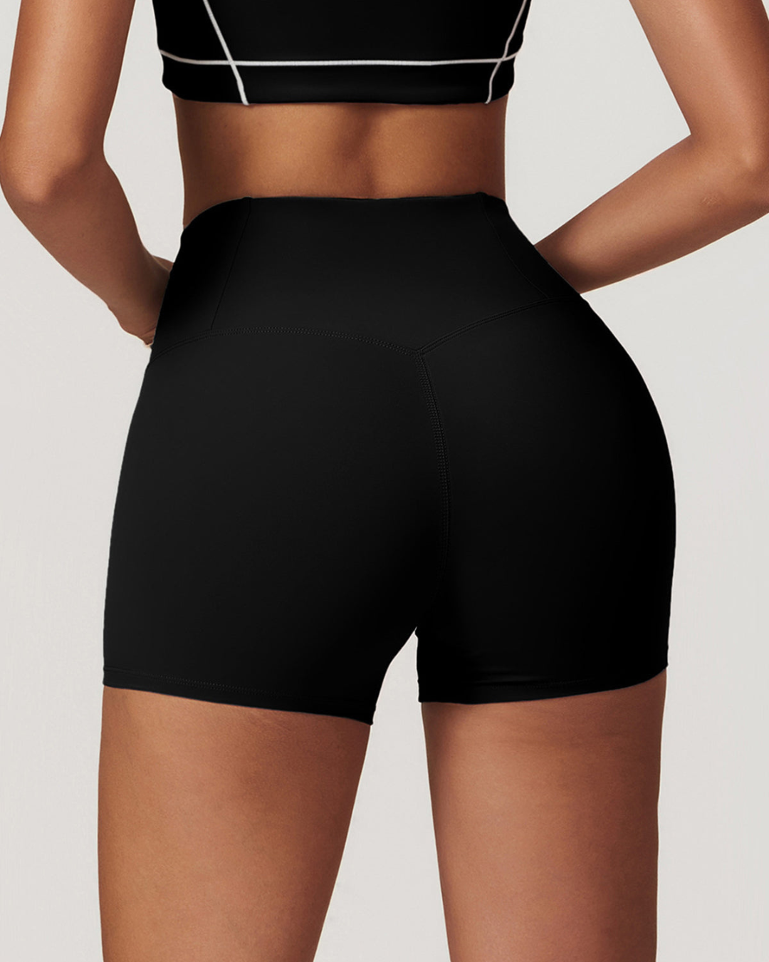 ARIELLE SHORTS - STRETCHABLE ACTIVE SHORTS